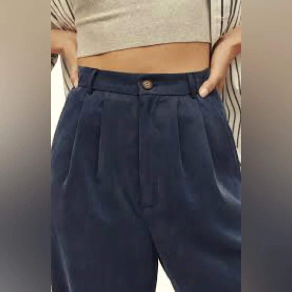 Reformation. Mason Pant. Navy. 4 Petite._2